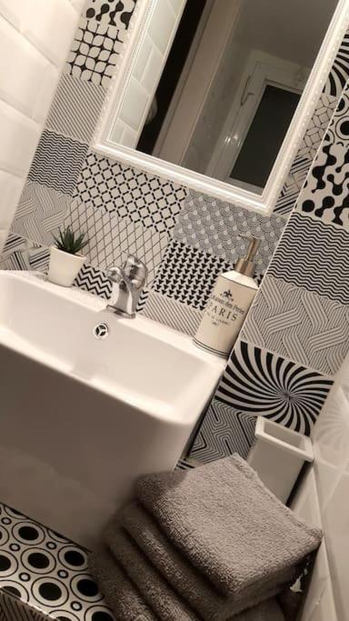 Carlito"S Apartment 1 Next To Metro Station Αθήνα Εξωτερικό φωτογραφία